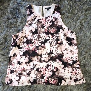 Ladies Banana Republic Sleeveless Top